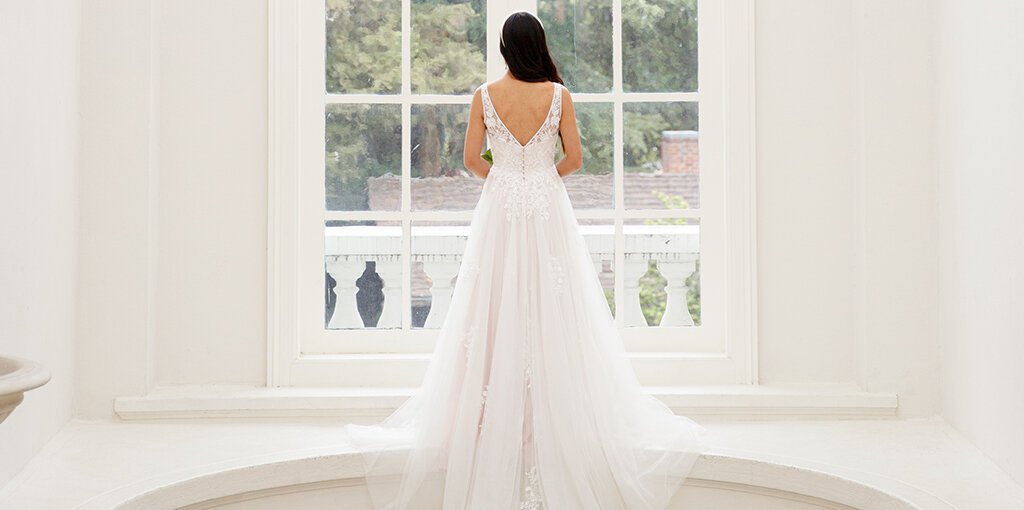 country wedding dresses header image