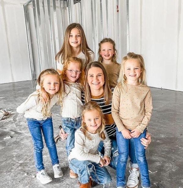 Danielle Busby six daughters OutDaughtered