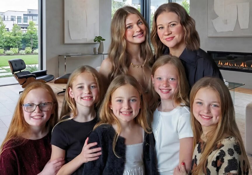 Danielle Busby OutDaughtered six daughters dressed up