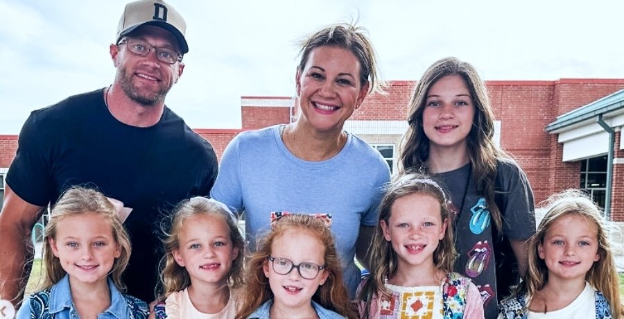 OutDaughtered Busby family outside school 2024