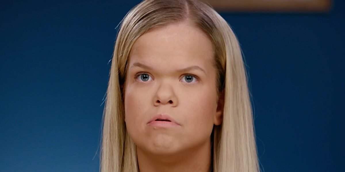 Anna Johnston of 7 Little Johnstons looking emotional in a confessional