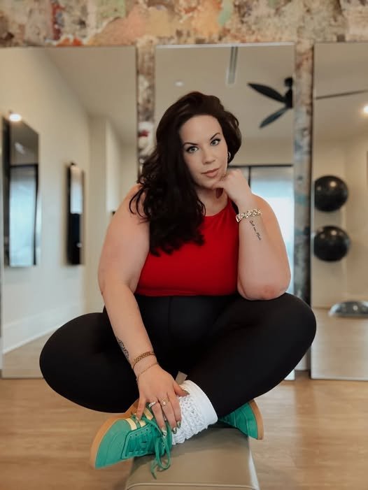 Whitney Way Thore