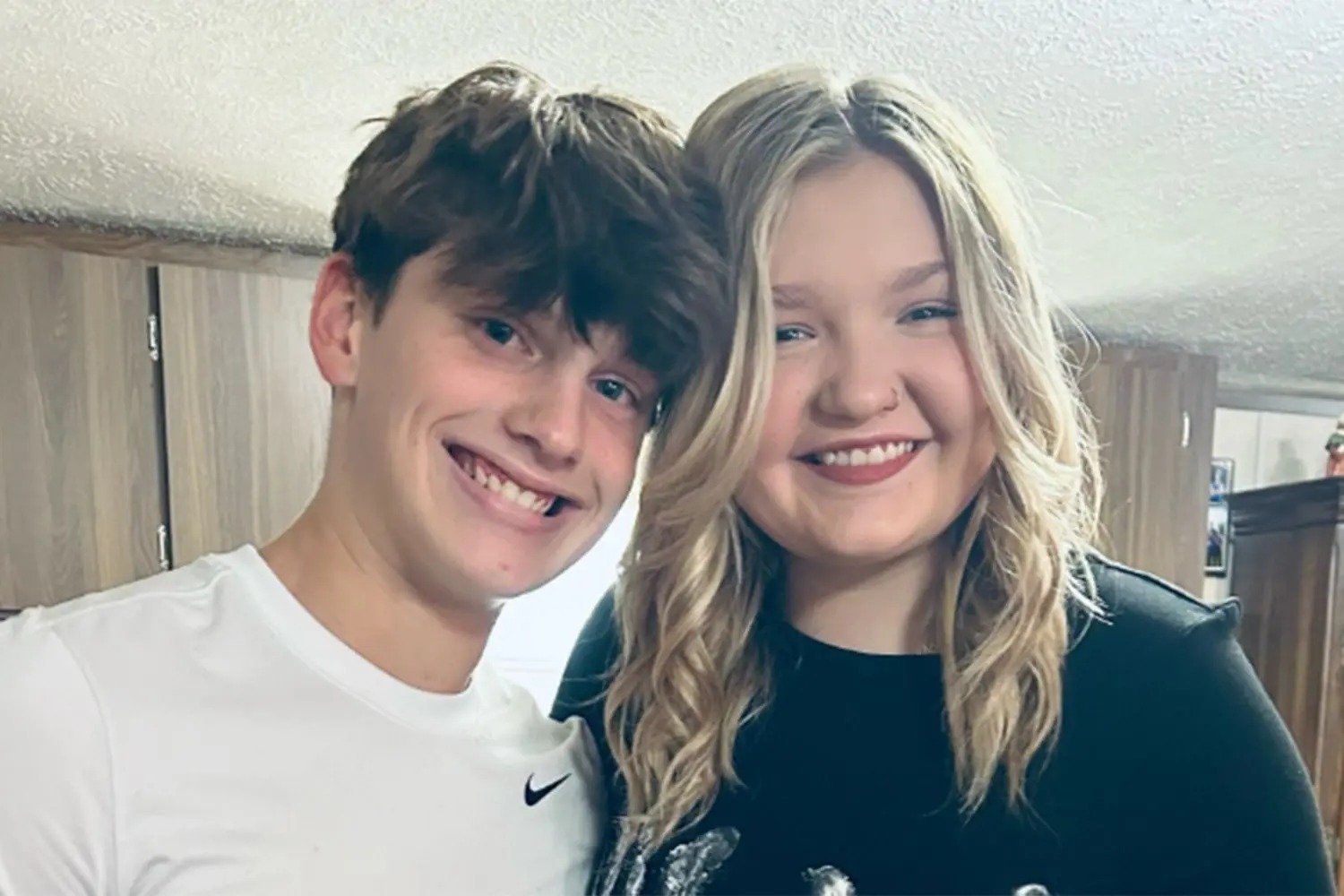 Bella Vaughn and Hunter Johnson, Unexpected Season 7