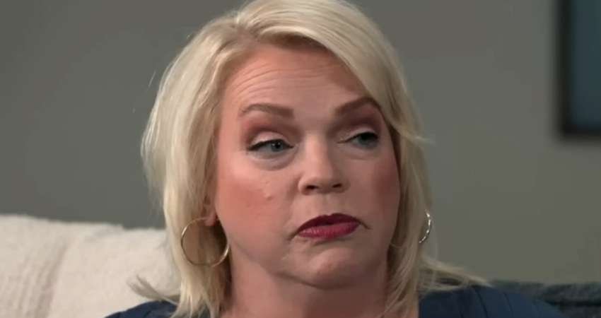 Janelle trong confessional TLC