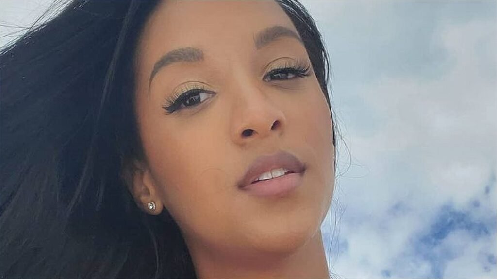 Chantel Everett selfie close-up