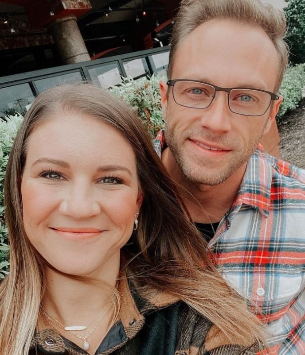 Adam and Danielle Busby selfie OutDaughtered