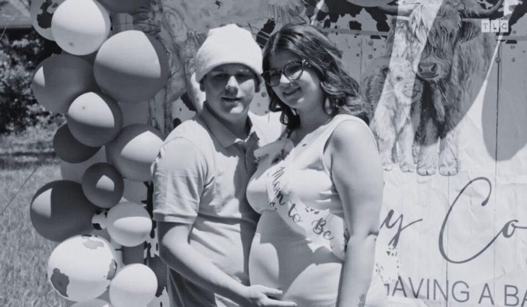 Pregnant Mia Quebedeaux and Jessie Kistler at their baby shower