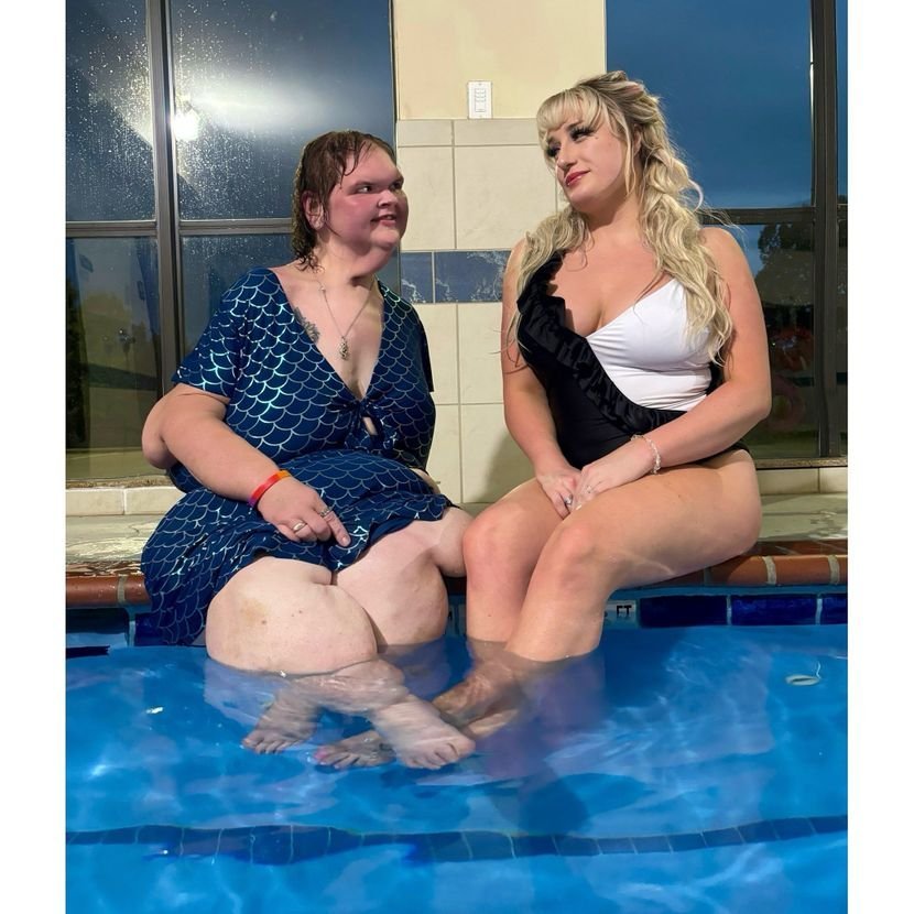 Tammy Slaton in swimsuit at the pool