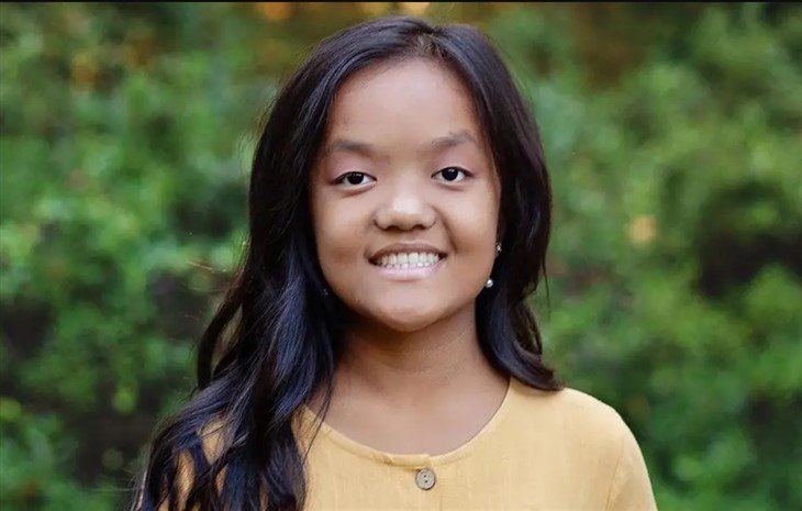 Emma Johnston in a yellow top in a 2023 throwback photo