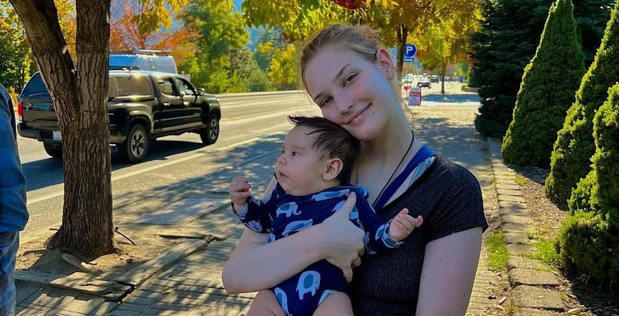 Emersyn Potter holding her son Mateo