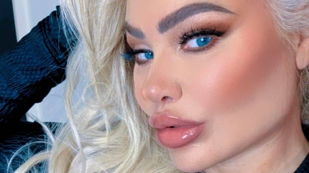Darcey Silva close-up selfie