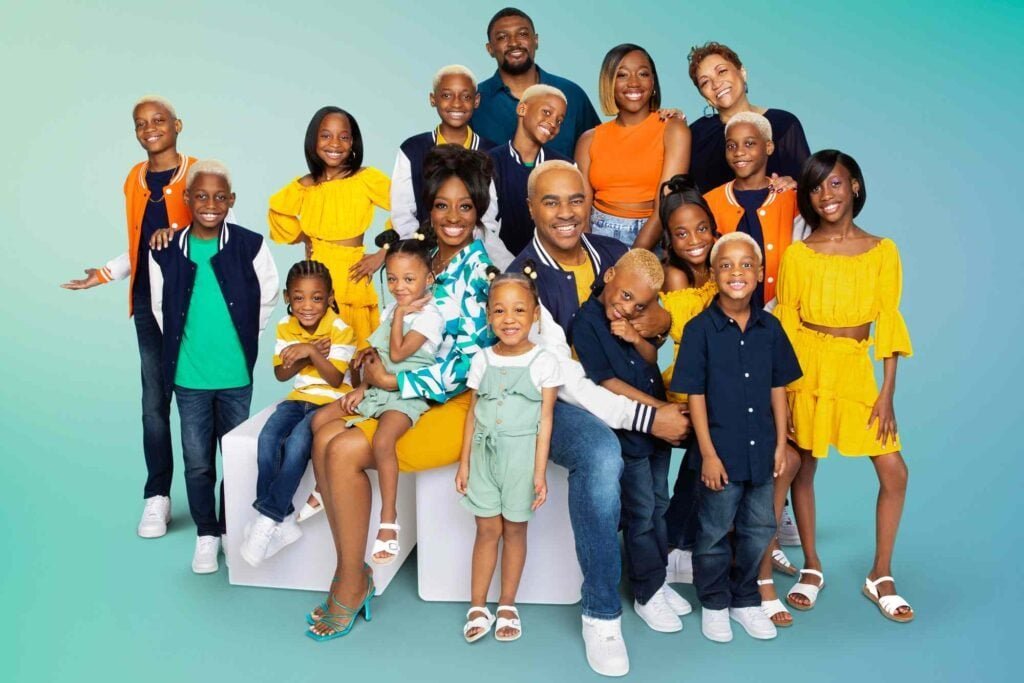 The Derrico family of 14 children posing together