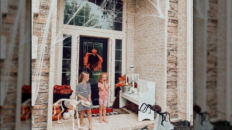 Busby home decorated for Halloween