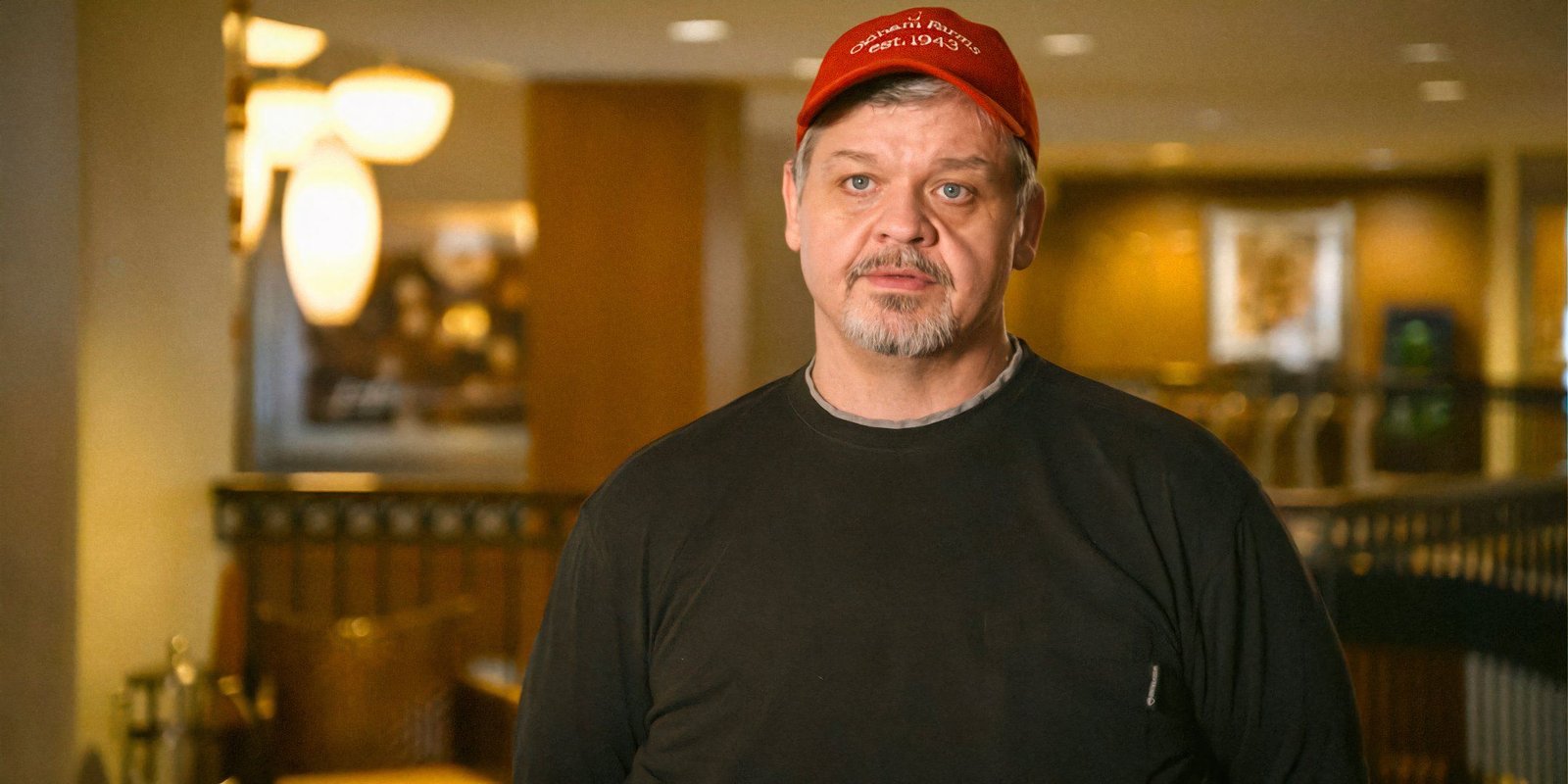 Chris Combs smiling in red cap after weight loss 1000-LB Sisters