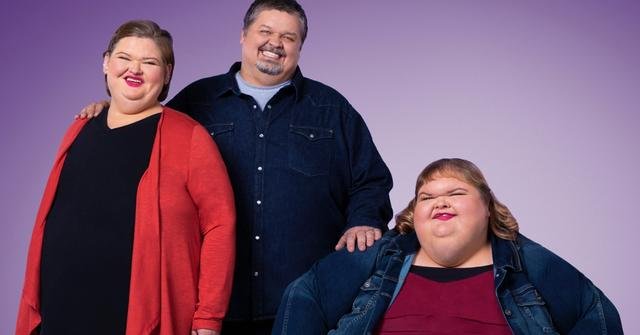 Amy Slaton, Chris Combs and Tammy Slaton posing together
